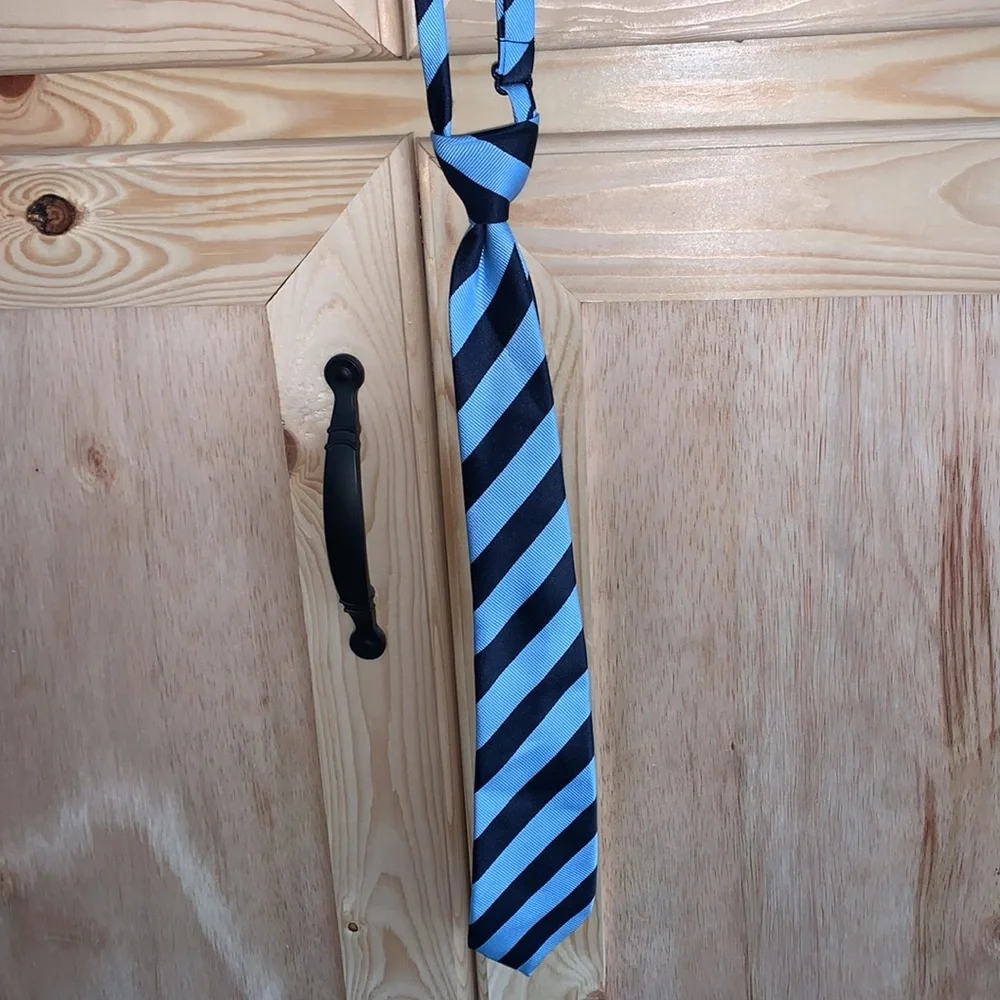 The Children’s Place blue striped neck tie size 4-7
